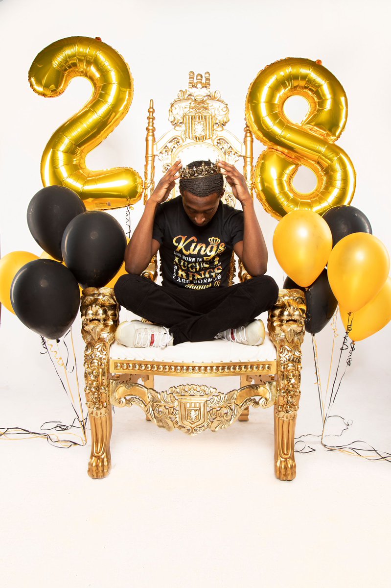 IAmDaKiddTonio's tweet photo. “Kings are born in August, but the REAL kings area born on August 7.”
EST: VIII • VII • MCMXCI https://t.co/Zk76TTswcV