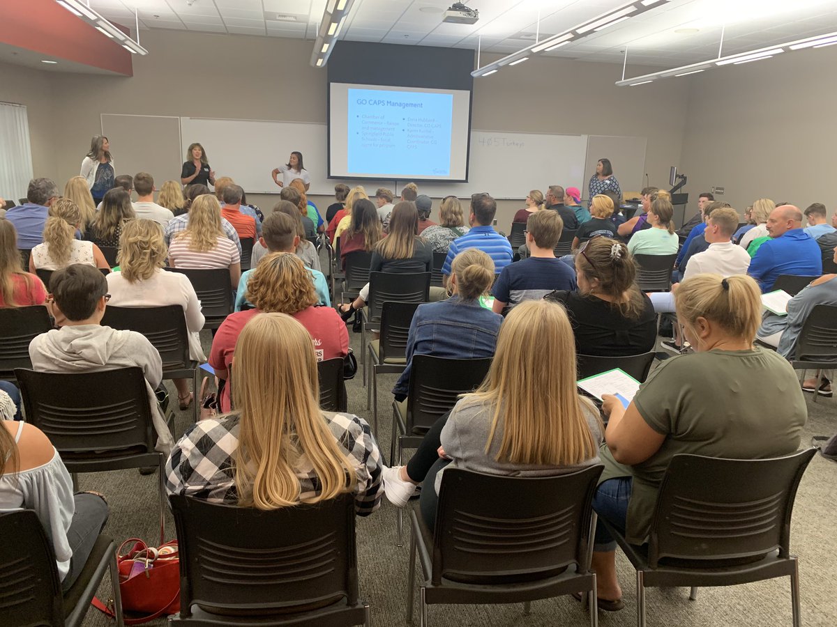 JohnJungmann's tweet photo. Packed house at @efactorySGF tonight for @GOCAPSedu business and entrepreneurship and IT student and parent orientation meeting. @officialSPS https://t.co/sE2vxfEcQO