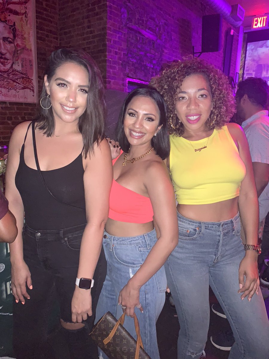ms_bris's tweet photo. So much fun this past weekend when friends from high school come to visit the hostess with the mostess. #est1983 https://t.co/lJsVE6bpuM