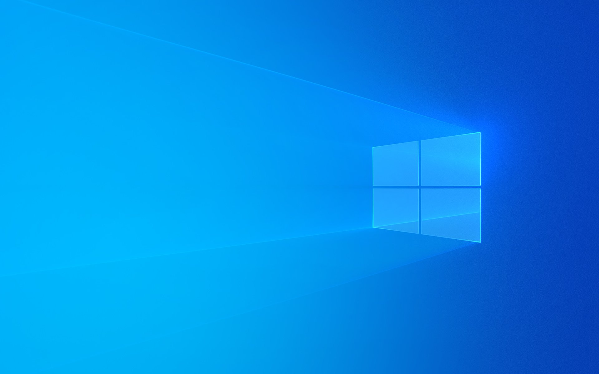 ぴぴのりオ On Twitter Windows10の更新やったら デフォルトの背景画像が 濃い青から薄い青に変わっちゃった なんてことしやがる W Https T Co Gltjbhdrik Twitter
