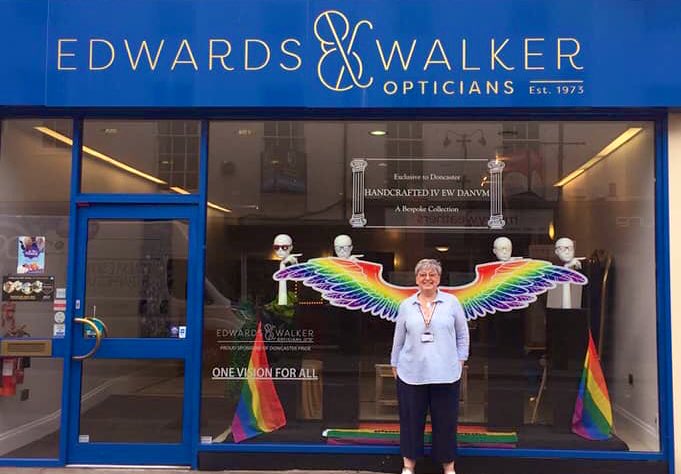 edwards_walker1's tweet photo. Huge thanks to @jendewsnap for coming in &amp; being our first ever @Doncaster_Pride Angel! 

We are super proud to sponsor Pride &amp; would love for everyone to come down to get their “Pride Wings” 2019. Please share! #DoncasterIsGreat 

@VisitDoncaster @DonnyFreePress @BusinessinDN https://t.co/TgX1MGpvaW
