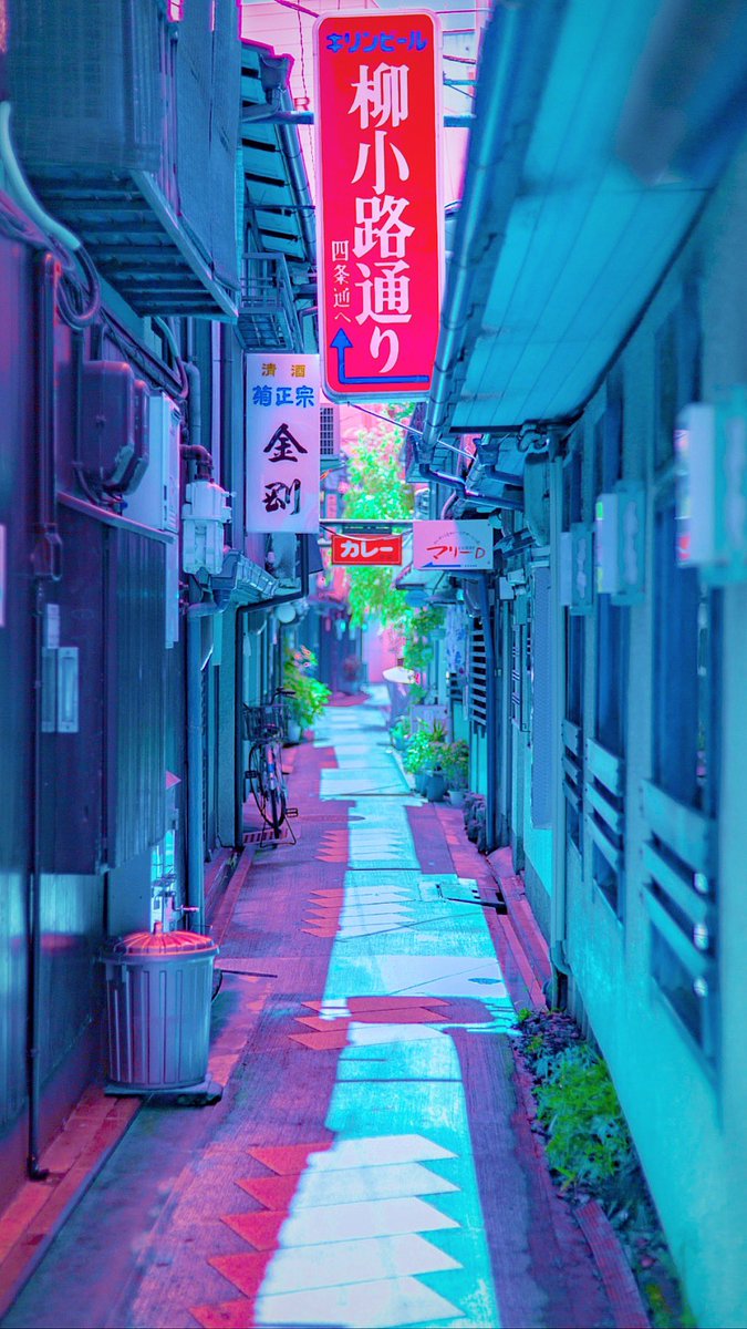 NeonCamApp's tweet photo. The “YAO” look is one of my favorite presets, and these photos by Ryan Kwok are just perfect to showcase it. https://t.co/Gq5hyK6C81