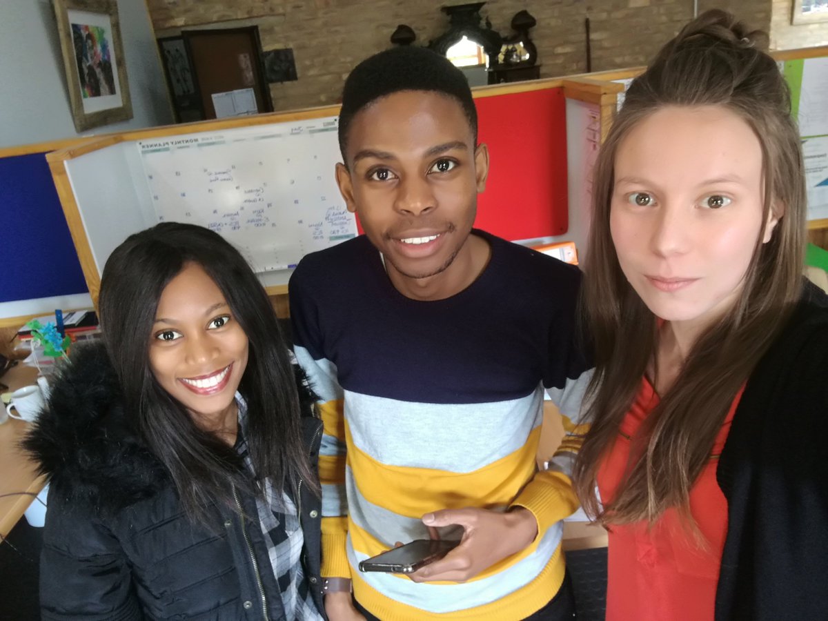 PlacementP_SA's tweet photo. An effective morning huddle is a chance for your team members to share information with each other and deliver project status checks. A great hook up with some of the Placement People family. @thatotalks @LSamantha12 @Jumarie_E @MarilizeErasmu1 @Erin_Fischer_ @ErasmusHenri https://t.co/6dPRzpRsS0