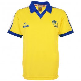toffsretro's tweet photo. Drum-roll please.....the Toffs Championship Kit Cup final is here!

QPR v Sheffield Wednesday. Both classic tops in their own right. But which deserves the crown?

#QPR #swfc 

LIKE for QPR
RETWEET for Wednesday https://t.co/tyhoBy5NsT