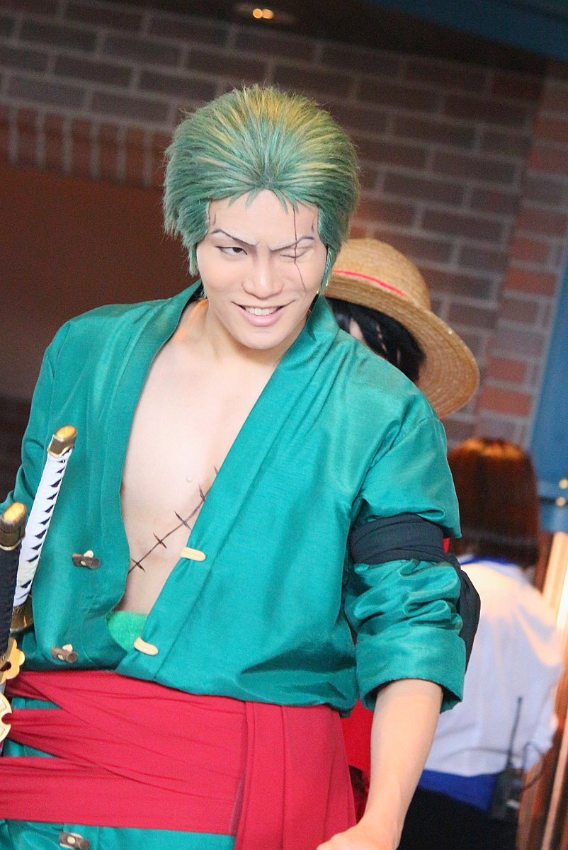 てぃ サンレス 8 15 池之上くんゾロ やっとお会い出来ました 眼光めちゃくちゃ強くてカッコイイのにふとした瞬間ニカッて笑われると か 可愛い てなった そして子供ルフィに優しいゾロはズルい