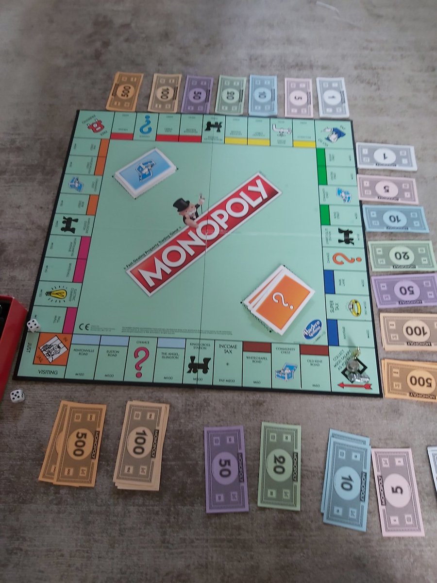 DaveFeegee's tweet photo. And it's on again. @mrsanniesimps #Monopoly #countproperly https://t.co/NFJUXnIaAc