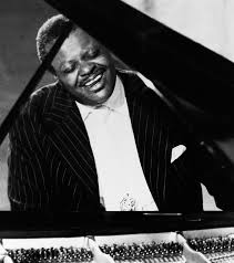 StevenIsserlis's tweet photo. Oscar Peterson b otd 1925:

"The music field was the first to break down racial barriers, because in order to play together, you have to love the people you are playing with, and if you have any racial inhibitions, you wouldn't be able to do that."

"I play as I feel." https://t.co/O7zmJUGJe4
