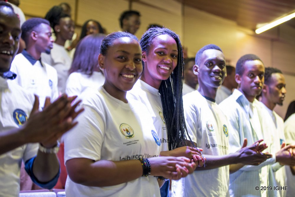 YasipiC's tweet photo. We are not yet where we want to be, but still we we wont be where they want us to be. Quoted by @PaulKagame #MeetThePresident #minispoc #youth #RwOT #missrwanda2019 https://t.co/9YLRHAnSWI