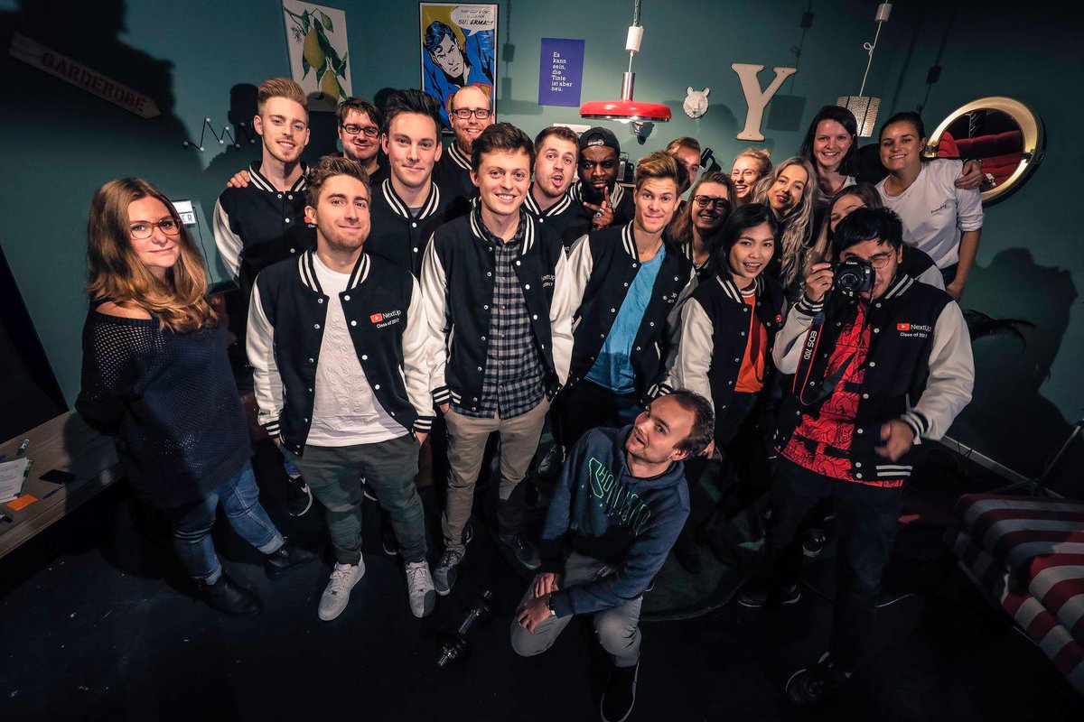 YouTubeSpaceBer's tweet photo. #TBT Aus gegebenem Anlass erinnern wir uns an die coole Truppe vom letzten NextUp Creator Camp 2017 ❤️
Nutzt Eure Chance, dieses Jahr im Oktober hier im #YouTubeSpaceBER dabei zu sein
https://t.co/ippJvsa7bA https://t.co/WcoZCvnxDi
