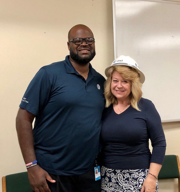 BFM_Westisbest's tweet photo. Early morning breakfast with our Fiber Installation technical team in Salinas, CA. What a fun way to start the day with our front line engineers.  Sharing feedback from the field and connecting them with their support resources. 
#fieldmarketingnation #TravelingAcuff #attemployee https://t.co/vpKcare9ZE