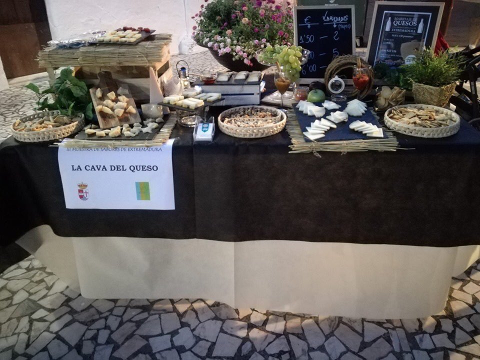 cavaquesozafra's tweet photo. Si organizas una celebración y quieres sorprender a sus asistentes, te preparamos mesas queseras tan deliciosas como ésta.
Contacta con #LCDQ:
☎️ 637 861 336
📧 info@cavadelqueso.com
📍 C/ Huelva, 32. #Zafra https://t.co/Rbk4KvpKgB
