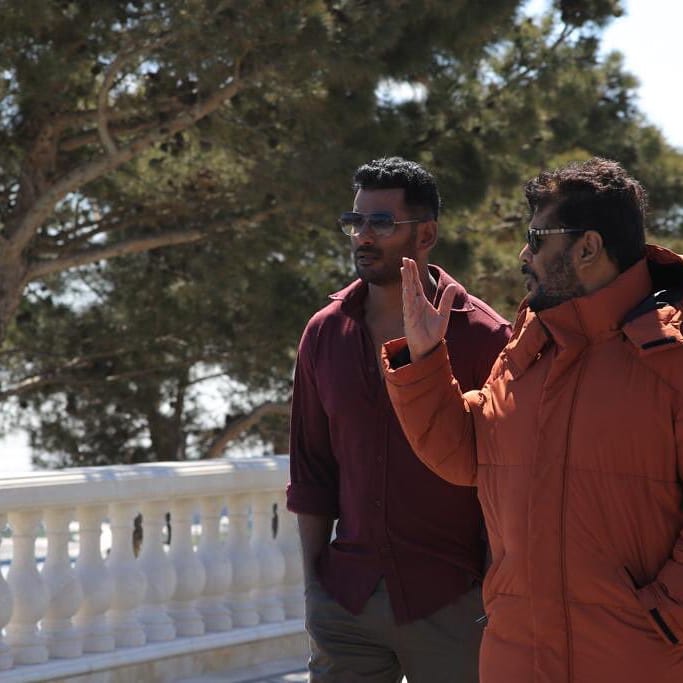 vishalkfans's tweet photo. Our @VishalKOfficial Anna nd #SundarC Sir From #Action Movie Shooting Spot !!
#ACTIONfirstlook #ActionSecondLook !!
#PuratchiThalapathi.
#Vishal.
@tridentartsoffl @khushsundar @anbariv @hiphoptamizha @tamannaahspeaks !! https://t.co/Y5jbDh3zhd https://t.co/qof80yxdd8