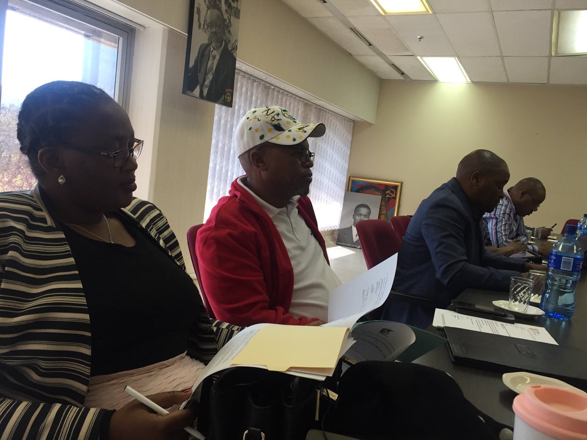 _cosatu's tweet photo. #COSATU affiliated trade unions in the public sector holds a Joint Mandating Committee session at COSATU House, to amongst others, tackle reduction in % of remuneration budget for payment of #performancebonuses for public servants #Back2Basics @pscbcnews https://t.co/d6TzUHKx5I