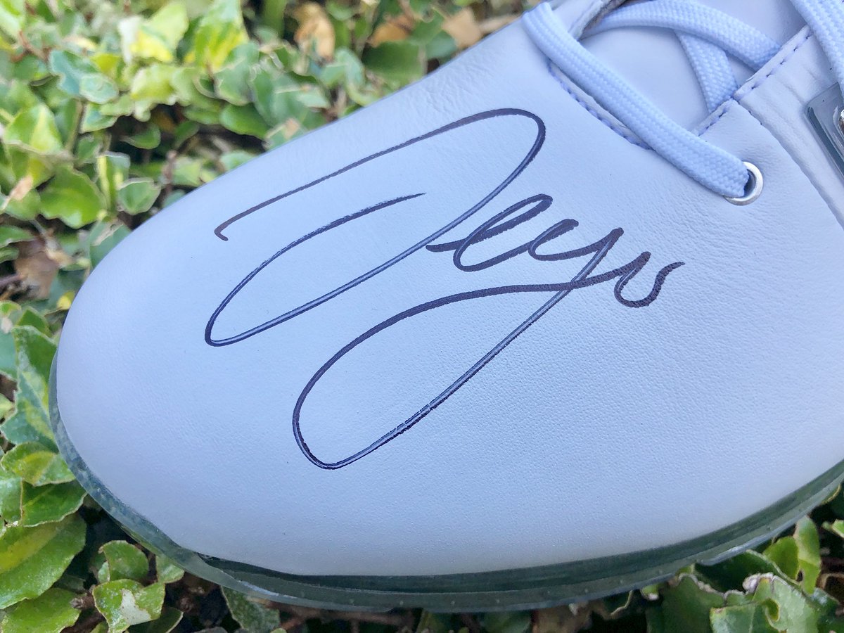 NCG_com's tweet image. 🚨 GIVEAWAY! 🚨

To celebrate 20 years since THAT Sergio Garcia shot at the PGA Championship, we're giving away a pair of @adidasGolf  Tour 360 XT shoes signed by El Nino. To enter: ow.ly/zhwx30pm6ir

❤️ LIKE this post
♻️ RT this post
📲 FOLLOW @NCG_com