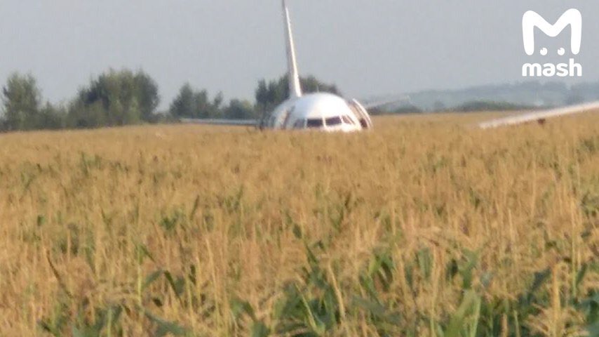 Блин, какой красавчик пилот в Жуковском 👏🏻👏🏻👏🏻👏🏻👏🏻👏🏻👏🏻👏🏻