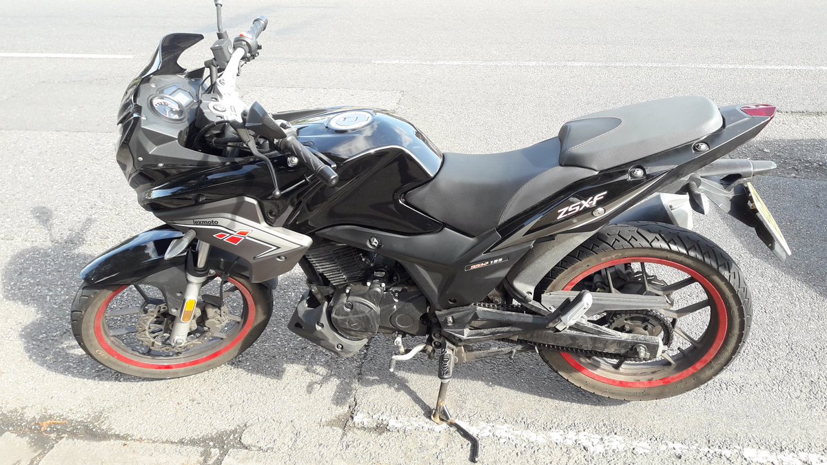 tvprp's tweet photo. Motorcycle stopped for no insurance on Church Cowley Road, Oxford. Motorcycle seized, rider reported for no insurance. #itsnotworththerrisk. #Oxonrp #4245 #6874 https://t.co/U0Q5peMJee