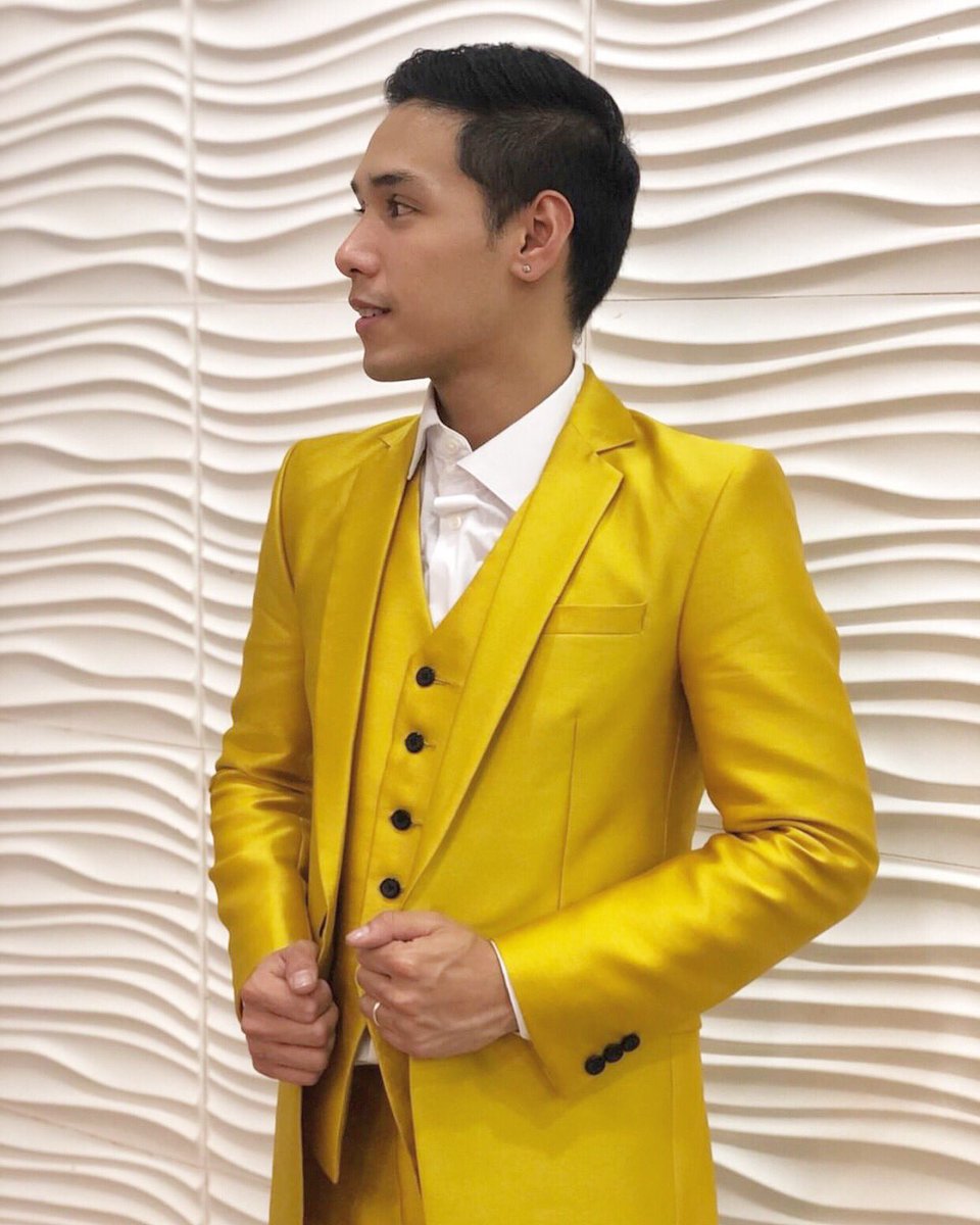 AkiePoblete2's tweet photo. PBB8BigNight
Team LEAD/ Batch4 💛
#styledbyaaronmangsat https://t.co/jfy3XV7MP4