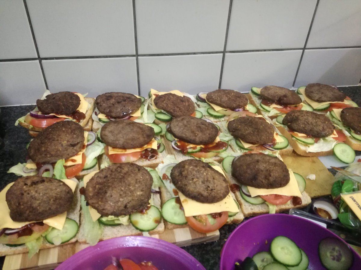 Nton_Ntons's tweet photo. Here at MTN Rank selling these sandwiches only R18 good people I deliver around JHB CBD https://t.co/m8C4GprXeA