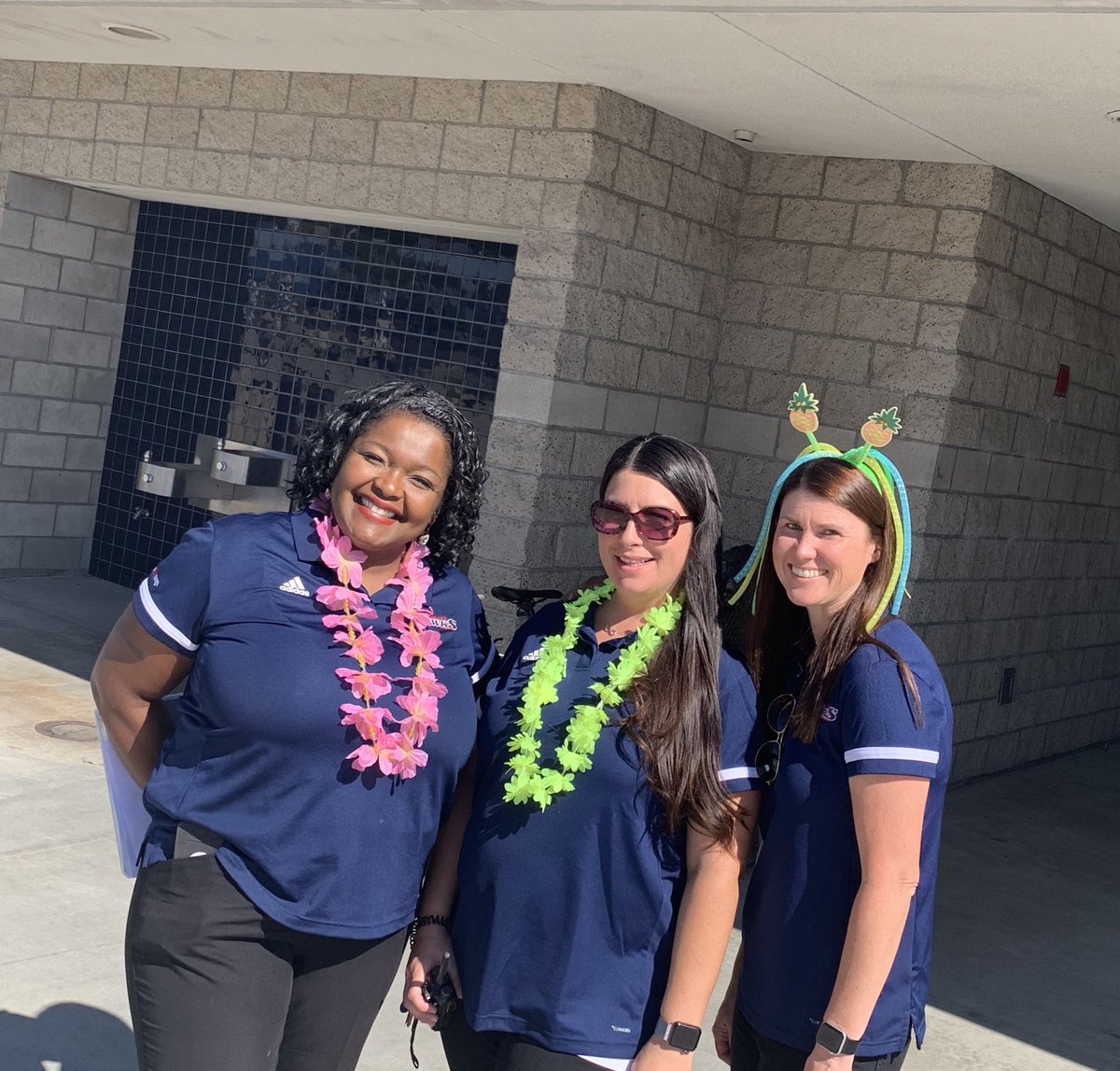 sjeunyr's tweet photo. @CitrusHillHawks First rally of the year! 2019/2020 is off to a wonderful start. #VVFirstDayOfSchool19 https://t.co/DEmhVqpGYY