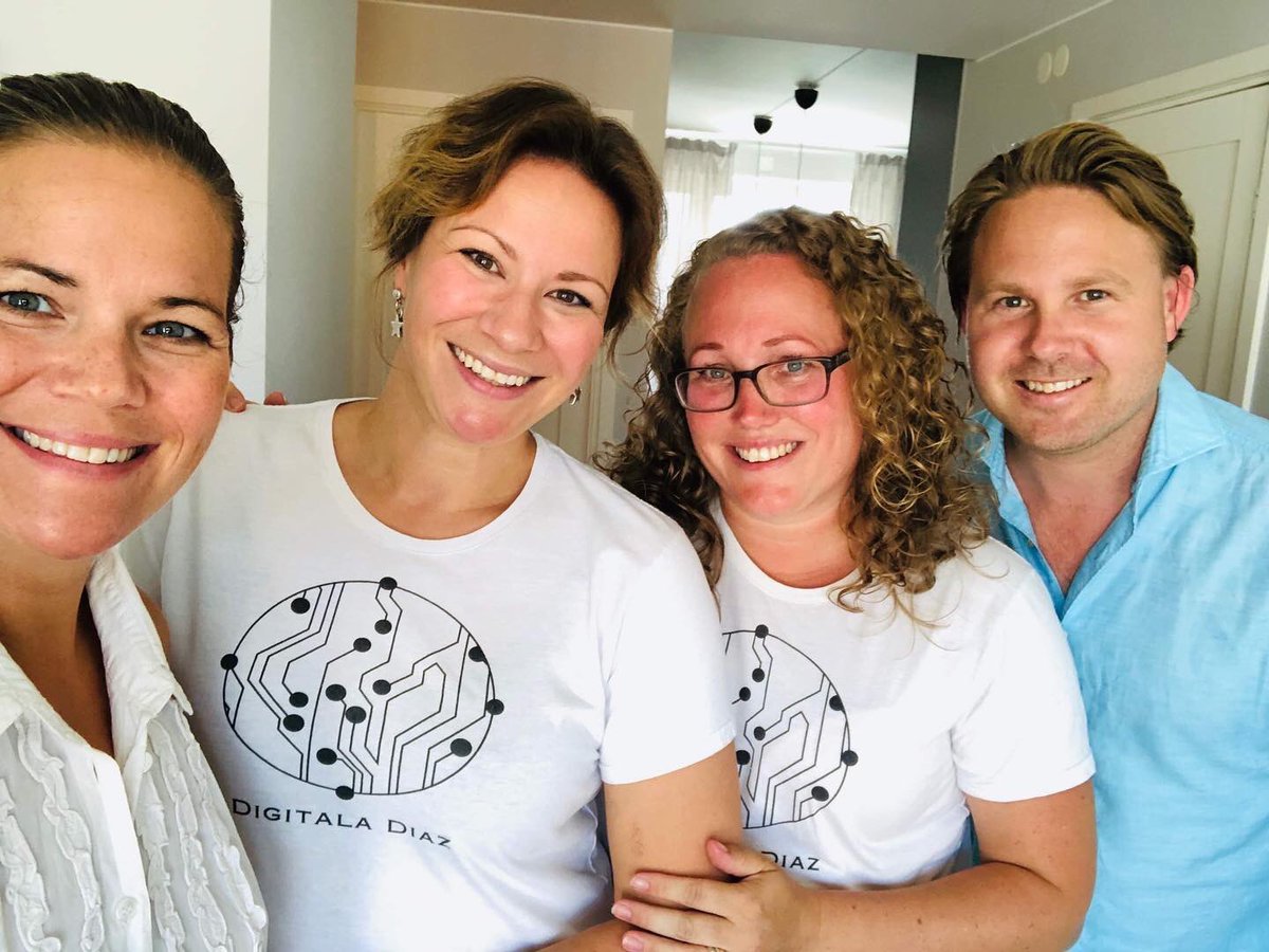 Anna Sterlinger tweet media