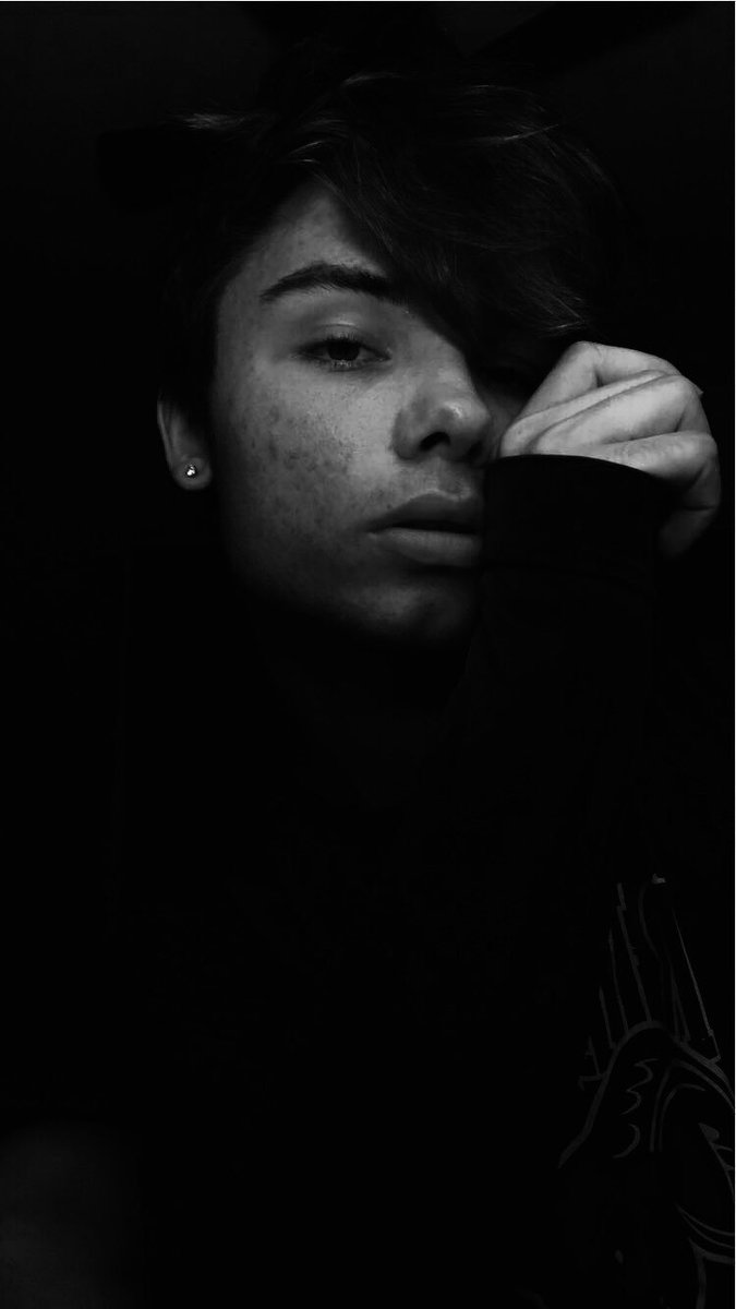 HunterDugas3's tweet photo. Black and whites are the best🖤 https://t.co/TQzyUT6f0f
