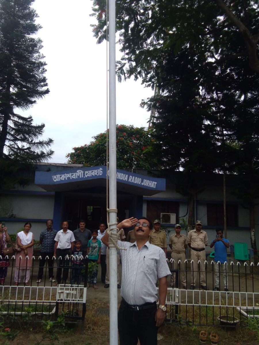 AIRJorhat's tweet photo. Wish Happy Independence Day. .......Independence Day celebration at All India Radio, Jorhat .All staff, assingnees, security guard and nearby public and children are present in the celebration. .... https://t.co/2PHFAE93zA