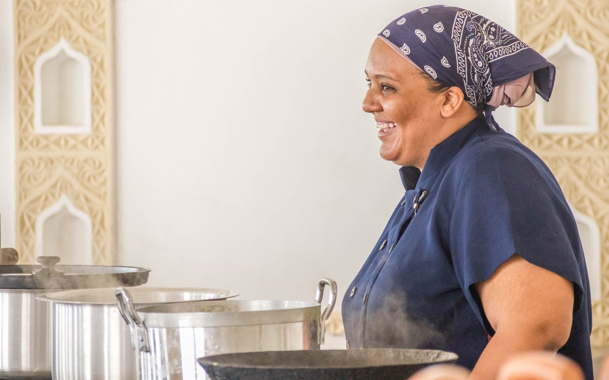 foodsnfoodies's tweet photo. Kenya’s very own Chef Maliha Mohammed from Mombasa is on the journey to beat the current non stop cooking record in the world. She is one of the best chefs in the country and her work is truly remarkable. 
#BringTheRecordHome #InspiredKenya #ChefMaliha #FreshFri #InspiredLiving https://t.co/XjAOKtC6WZ