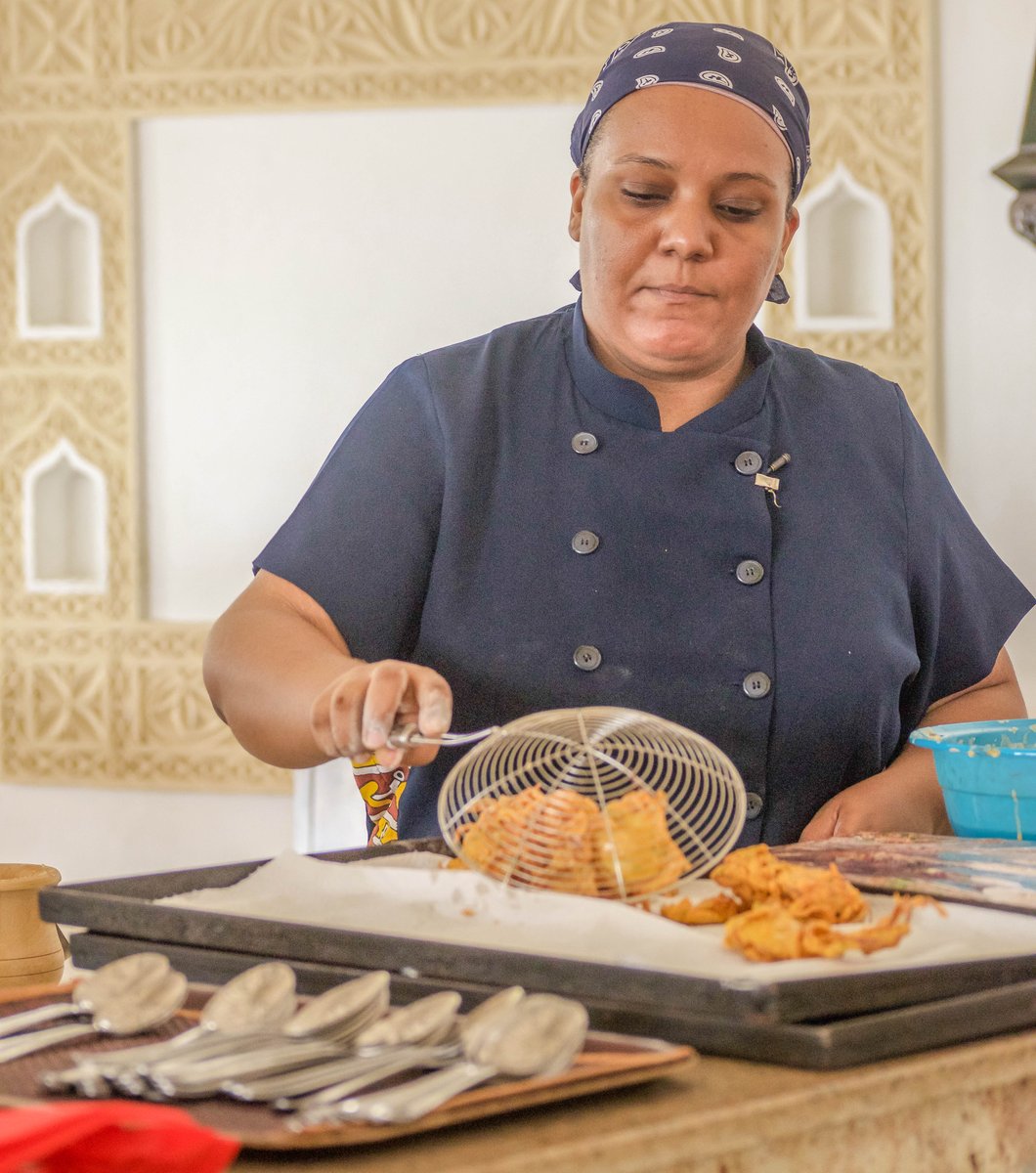 foodsnfoodies's tweet photo. Kenya’s very own Chef Maliha Mohammed from Mombasa is on the journey to beat the current non stop cooking record in the world. She is one of the best chefs in the country and her work is truly remarkable. 
#BringTheRecordHome #InspiredKenya #ChefMaliha #FreshFri #InspiredLiving https://t.co/XjAOKtC6WZ