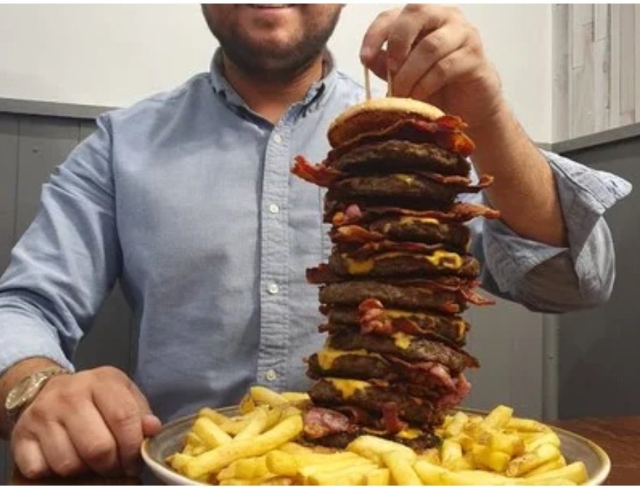 DJAnkletap's tweet photo. Here it is mchana... Could you eat this 1.5kg burger? The pub that makes it says they will pay for your headstone if die while eating it... #YMornings https://t.co/3o9lYFHPAw