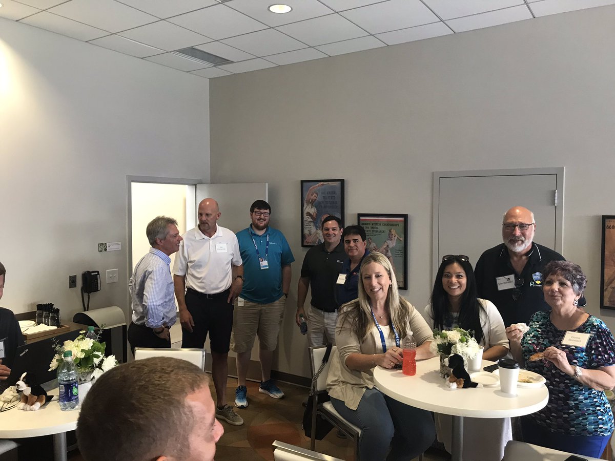 PennyTpowernet's tweet photo. The @PowernetCo team had a great day entertaining partners &amp; customers alike in our suite at the Western &amp; Southern Open today.  If your attending the event make sure you log on to #FreeFanWiFi provided by Powernet to share your favorite moments.

#atp #wsopen #wifipartner https://t.co/qsVGiy7ATi