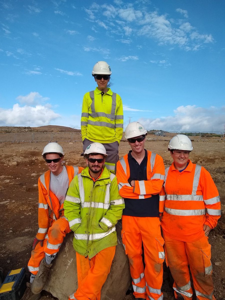 CotswoldArch's tweet photo. Say hello to the Dream Team 😏 #CASiteTeam's Monica, Susan, Christian and Morgan, smashing it on site with #TeamOxArch's Will! ⛏️😎 
#Wales #Archaeology #DreamTeam #TeamWorkMakesTheDreamWork #AllHailQueenMonica @oatweet https://t.co/bE6SmVeJ7X