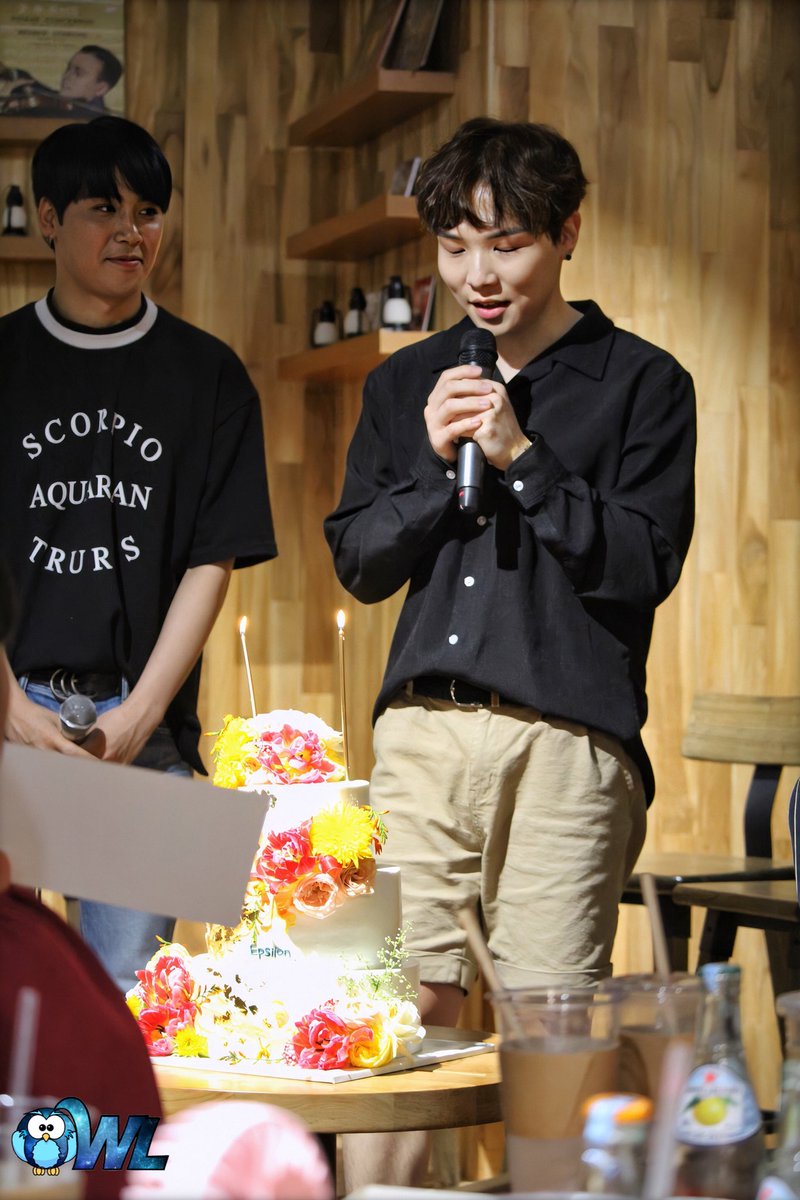 EpsilonOwl's tweet photo. 190811 엡실론 팬미팅 🎂✨☺️ #엡실론 #유영진 #알파벳 #EPSILON #ALPHABAT @AlphaBAT_JIN 🦉 https://t.co/BQZgvCUgdc