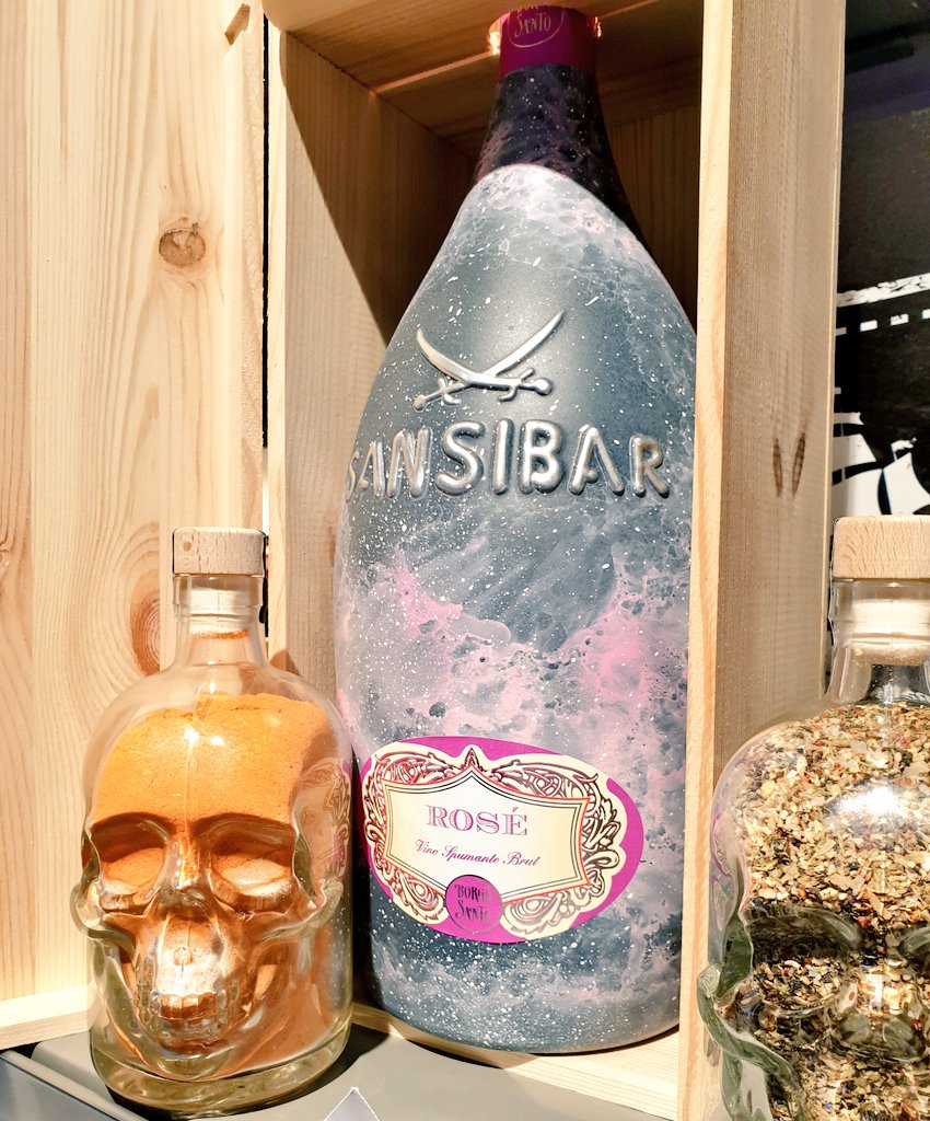FidaFraulein's tweet photo. Ein bischen #Champagner schadet dich niemandem. Hihi 🏵️🏵️🌼🏵️🏵️ #Sansibar #spumantebrut #onlysansibar #doublemagnum gefunden bei #Edeka #champagné #Escort #Nordstern #Northstar https://t.co/SPLSc1ABQc