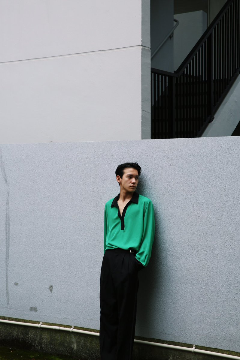 sullentokyo's tweet photo. ONLINE UPDATED

inner: CALVIN KLEIN CLERIC SHIRT 
pants: SIDE LINE TROUSERS
#sullentokyo https://t.co/Qbj8E2LfZz