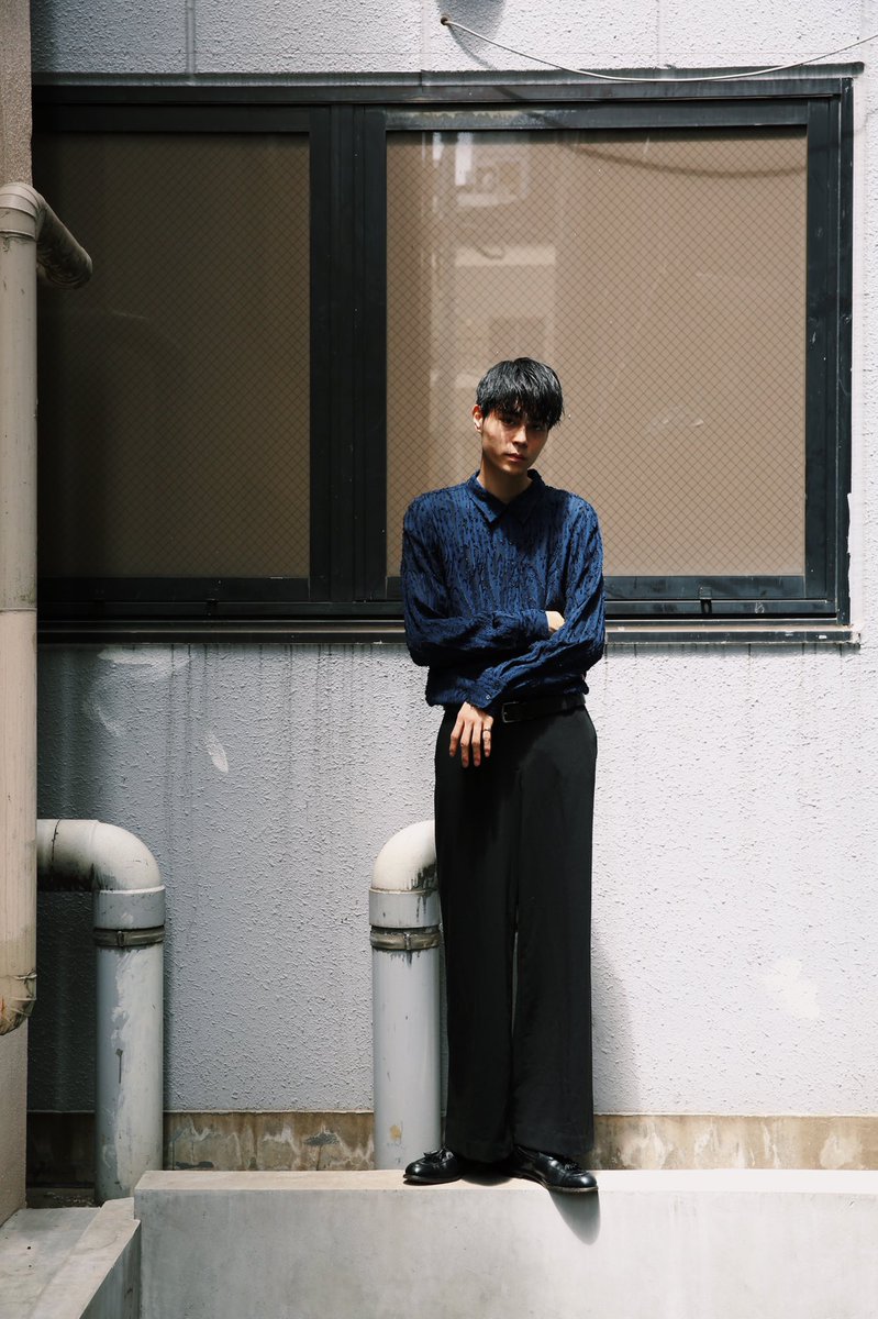 sullentokyo's tweet photo. ONLINE UPDATED

outer: JEAN PAUL GAULTIER HOMME RACE UP SHORT JACKET
shirt: DESIGN SHIRT
pants: WIDE FLARE TROUSERS
#sullentokyo https://t.co/2mh2hLbw8g