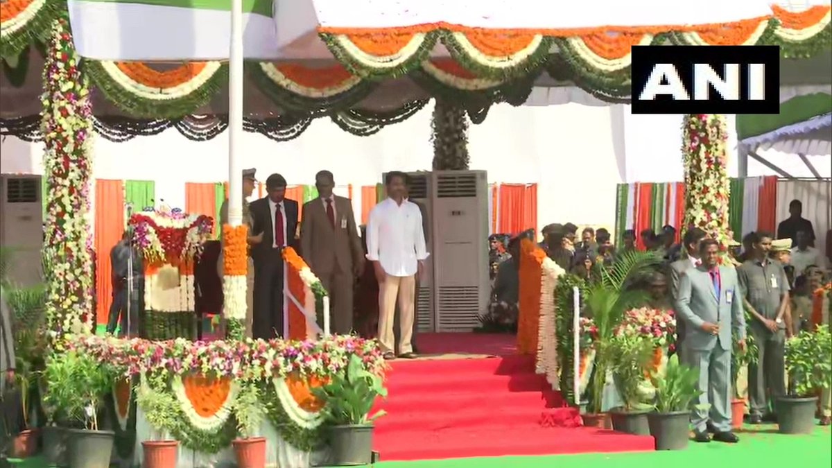 ANI's tweet photo. Kerala Chief Minister Pinarayi Vijayan in Trivandrum (pic 1), Tamil Nadu Chief Minister Edappadi K Palaniswami in Chennai (pic 2), &amp; Andhra Pradesh Chief Minister Jagan Mohan Reddy in Amaravati (pic 3) during 73rd #IndiaIndependenceDay celebrations. https://t.co/S1WWhfoHAo