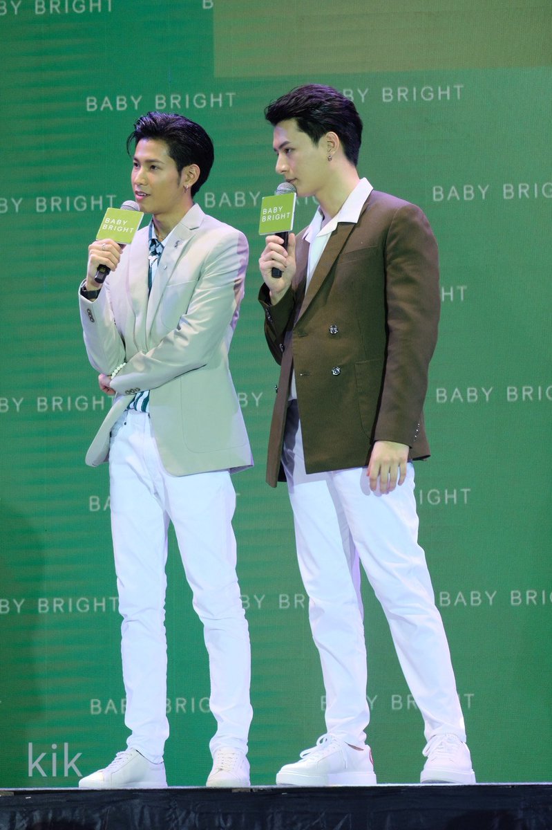 EdQeO4hy0vkOPDT's tweet photo. ความสุขที่เห็นเค้าอยู่ด้วยกัน
#TrueLoveWithKristSingto
#BabyBrightColorOfNature
@kristtps @stjinx_maya https://t.co/1CfybGvVHg