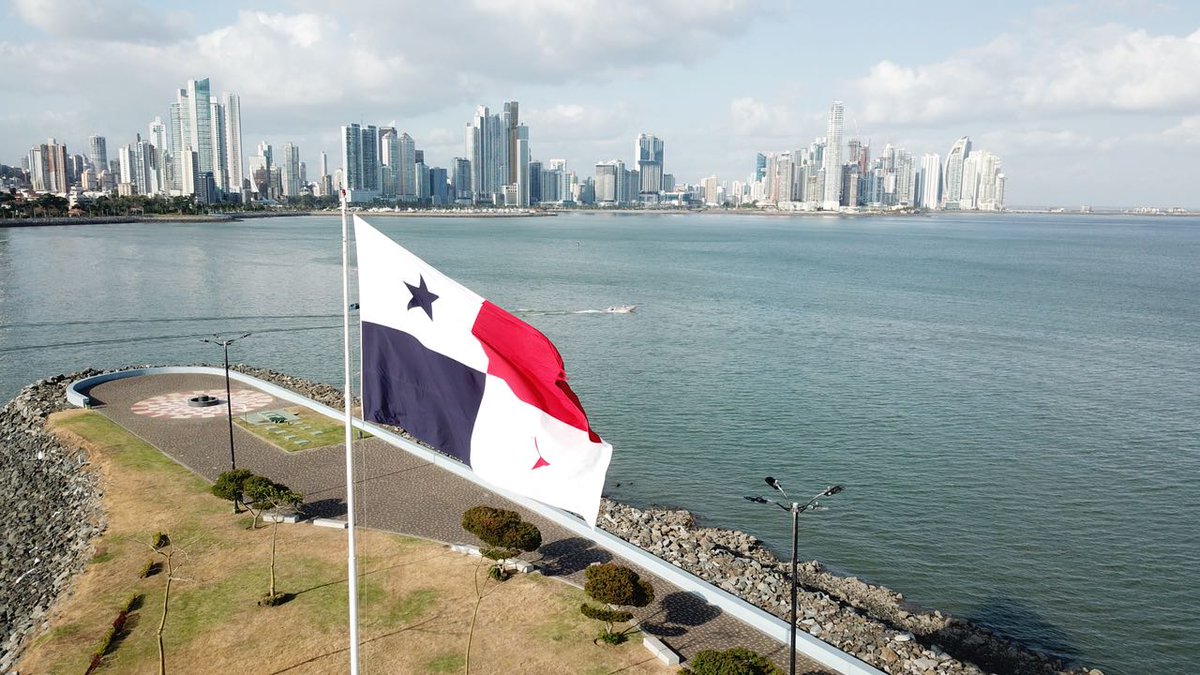 BlandonJose's tweet photo. ¡Te amo, Panamá! Ciudad de contrastes y diversidad, única y compleja. Principal capital del istmo centroamericano, llena de historias y desafíos. Hoy debemos sentirnos más orgullosos que nunca de tener el privilegio de vivir en Panamá #500AñosPanamá https://t.co/HpBH77byzI