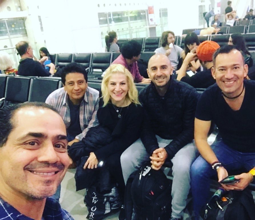 SusanaMoscatel's tweet photo. Comienza una aventura más con grandes amigos. Emoción y nervio desbordado!!                Vamos por esos 42 KM #AdNovaRacingTeam @travelalberta.mx @exploreedmonton @edmontonmarathon #explorealberta #exploreedmonton #yegmarathon https://t.co/h8C3Z5eYFp
