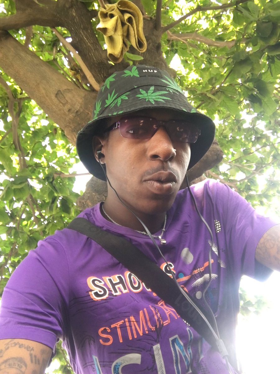 liifejacket258's tweet photo. LIFE WILL ONLY MOVE YOU IF YOU DON’T MOVE IT
PLEASE KEEP MOVING #freejacket @wizkhalifa @Soundcity985FM https://t.co/hgiwWVnA7G