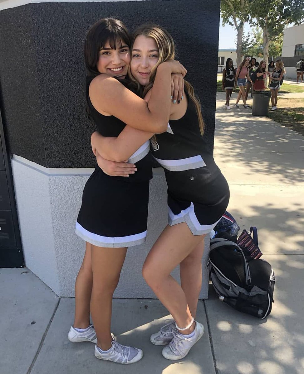 bresmommie's tweet photo. 1st day of her last year of high school❤. So proud of the young lady & leader you've become @officialbleaufaz May God continue to watch over & guide u. I love you 3000. 🖤❤
#ultimatemustang #mustangs #classof2020 #lilloki #marvel #tomhiddleston https://t.co/kVmK8Ax5O6