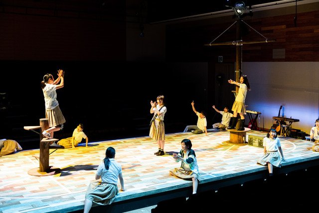 stage_natalie's tweet image. 【公演レポート】大阪版「わたしの星」本日開幕、柴幸男「どこまで高く飛べるのか僕も楽しみ」（コメントあり）
natalie.mu/stage/news/343…