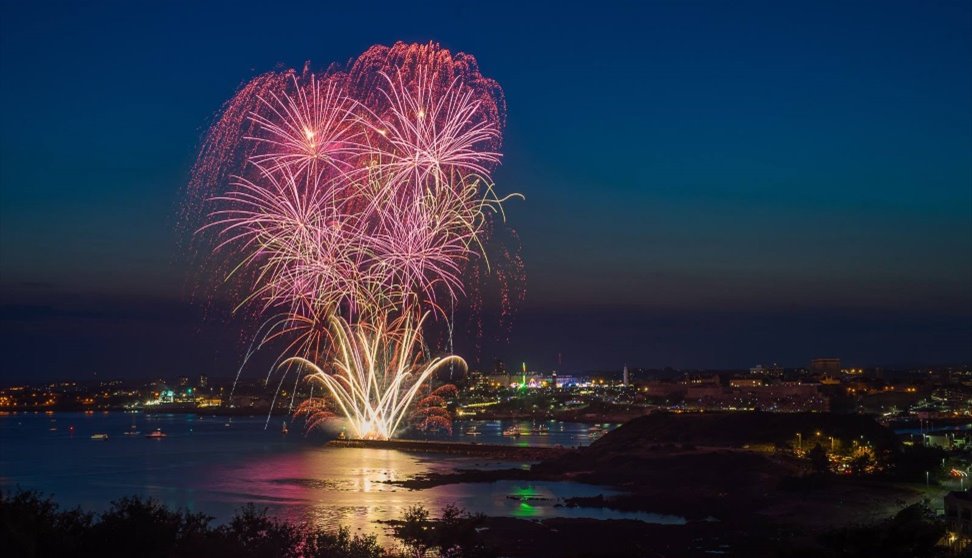 OceanCitySights's tweet photo. 🎇REMINDER OF SERVICES TODAY 🎇 

Due to road closures in place for the British Fireworks Championships on Wednesday 14th and Thursday 15th August we will be unable to operate into the afternoon and evening. The last service to depart Royal Parade on both days will be at 12:45. https://t.co/0S75ithRIP
