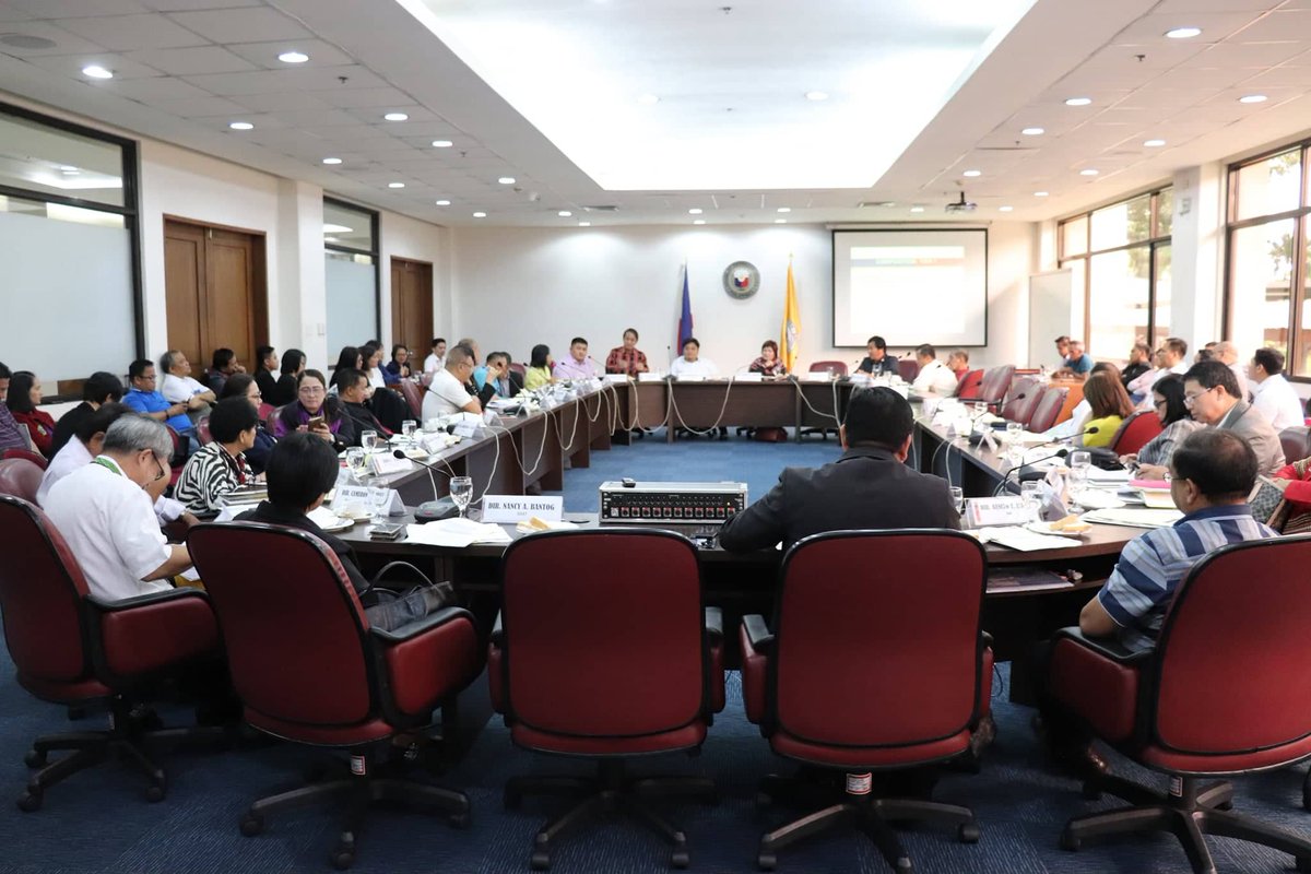 dswdfocar's tweet photo. OIC-Regional Director Leo L. Quintilla joined the Regional Development Council (RDC) - Cordillera Administrative Region Advisory Committee Meeting at the House of Representatives where he lobbied for support for the institutionalization of KC-NCDDP. @dswdserves @dswdkalahicidss https://t.co/9U2B0o4j4b