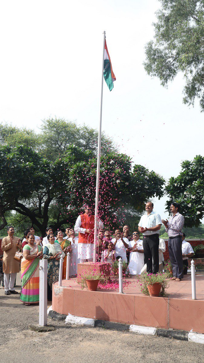 KalagramNzcc's tweet photo. 73rd independence day celebration at Kalagram, Chd. https://t.co/HgW16fEug1