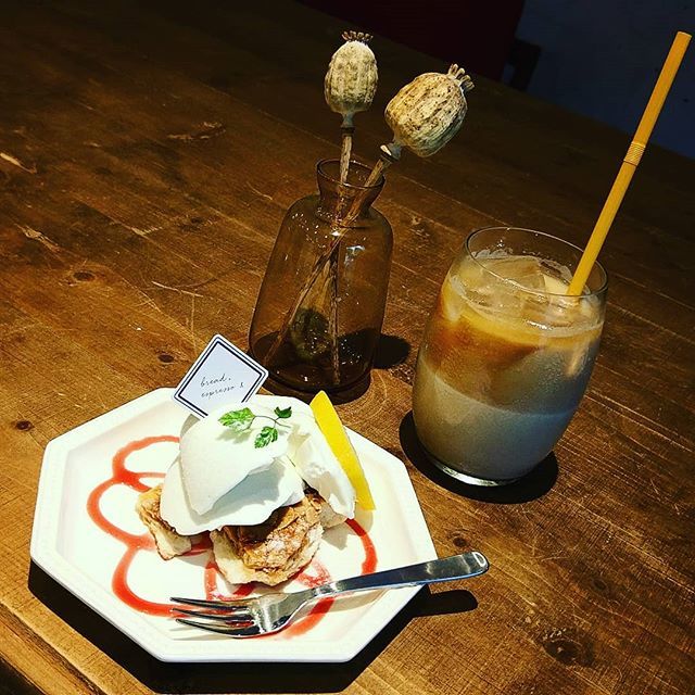 hirofumi_m's tweet image. 仕事の待ち時間にほっとひと息。#breadespresso #カフェ #cafe #チーズケーキ #カフェラテ #パン屋さん ift.tt/2TxijxU