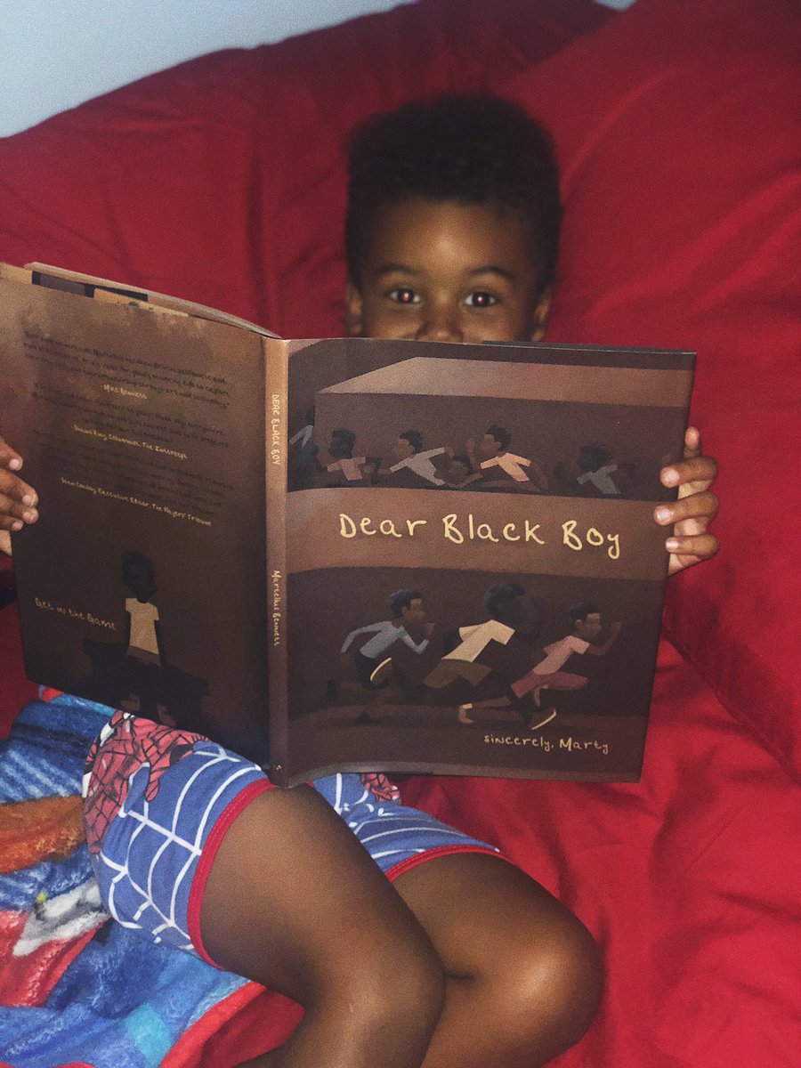 📖 #DearBlackBoy <a href="/MartysaurusRex/">Martellus Bennett</a>