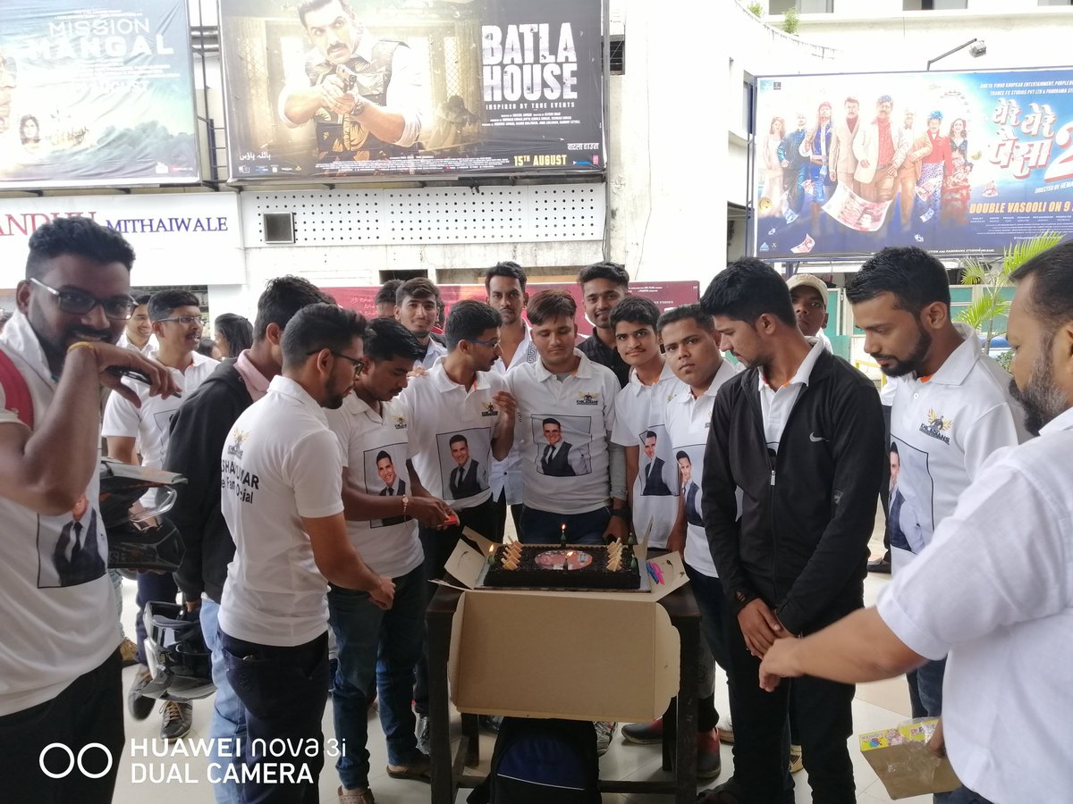 Khiladians_Pune's tweet photo. Celebrated Independence day with #MissionMangal encouraging women empowerment. Just flawless.. Go watch it
@akshaykumar @foxstarhindi
@ndtv @ZeeNews @ABPNews @republic @timesofindia @PuneTimesOnline
@sonakshisinha @vidya_balan @taapsee @IamKirtiKulhari @MenenNithya @Jaganshakti https://t.co/rm1OTE1Jtt