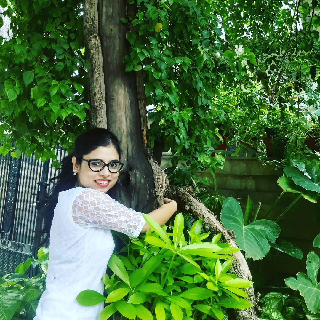 On this 73rd Independence Day, let's make it our mission to work together for a greener India. Hug a tree today, upload picture with @abharahogaindia and #missiongreenindia, challenge 5 of your friends to do the same. Help nature help you! #hugatreechallenge