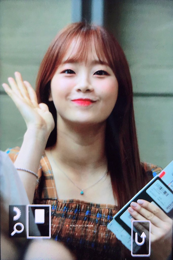 peachcream_chuu tweet picture